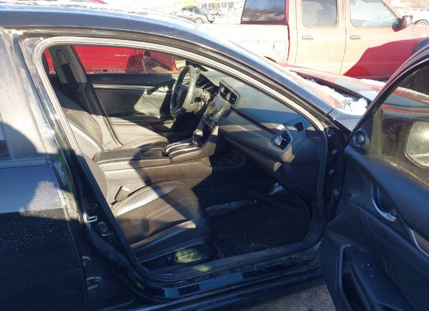Photo 5 of 2017 Honda Civic TOURING (VIN 19XFC1F99HE202464)