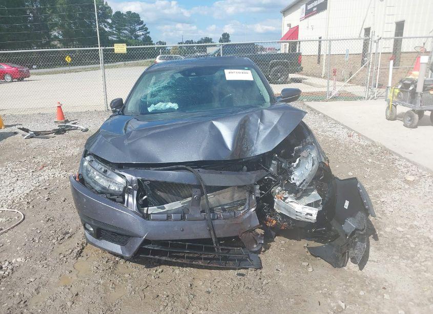 Photo 12 of 2018 Honda Civic TOURING (VIN 19XFC1F99JE001413)