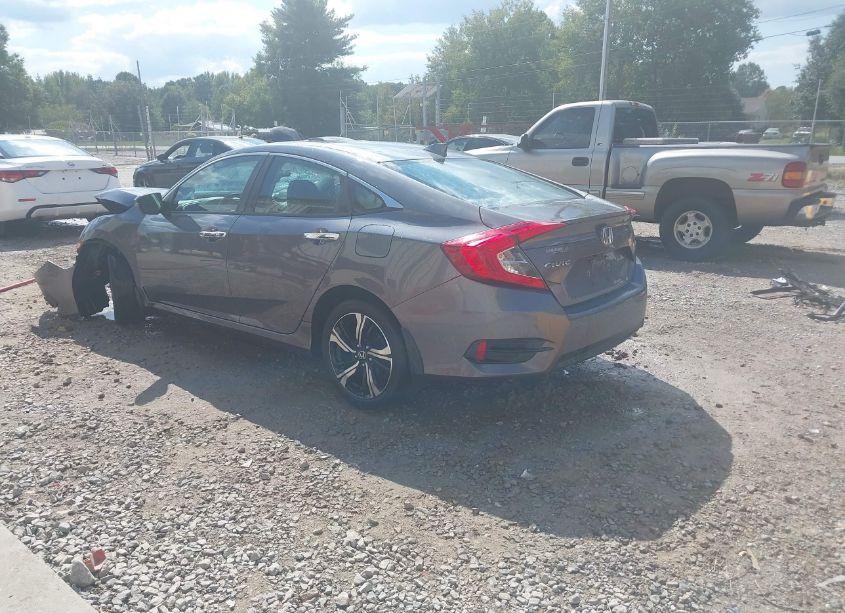 Photo 3 of 2018 Honda Civic TOURING (VIN 19XFC1F99JE001413)