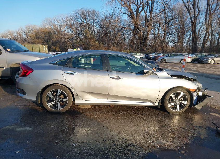Photo 13 of 2016 Honda Civic TOURING (VIN 19XFC1F9XGE007830)