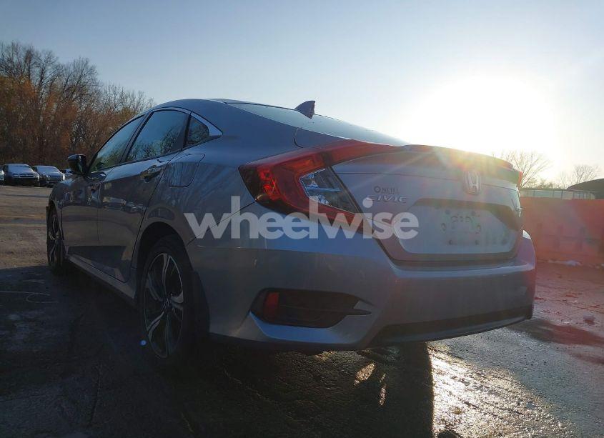 Photo 3 of 2016 Honda Civic TOURING (VIN 19XFC1F9XGE007830)