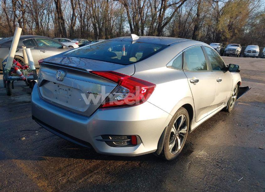 Photo 4 of 2016 Honda Civic TOURING (VIN 19XFC1F9XGE007830)
