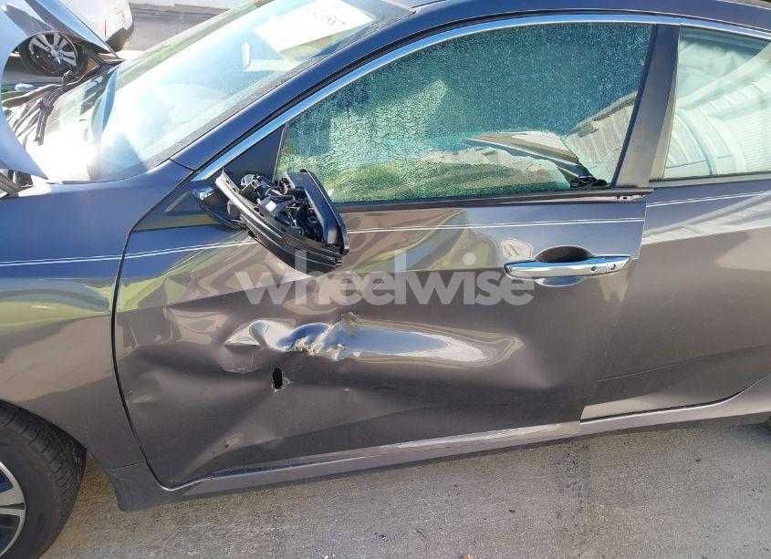 Photo 6 of 2016 Honda Civic TOURING (VIN 19XFC1F9XGE210457)