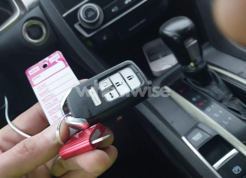 Photo 11 of 2017 Honda Civic TOURING (VIN 19XFC1F9XHE010924)
