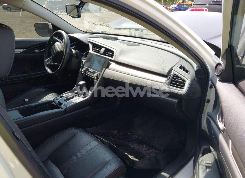 Photo 5 of 2017 Honda Civic TOURING (VIN 19XFC1F9XHE032566)