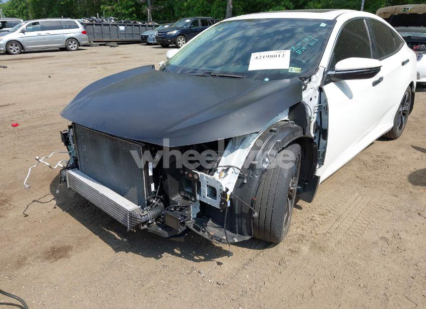 Photo 6 of 2017 Honda Civic TOURING (VIN 19XFC1F9XHE032566)