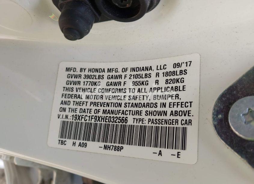 Photo 9 of 2017 Honda Civic TOURING (VIN 19XFC1F9XHE032566)