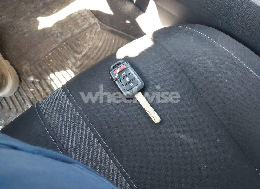 Photo 11 of 2018 Honda Civic LX (VIN 19XFC2E51JE000549)