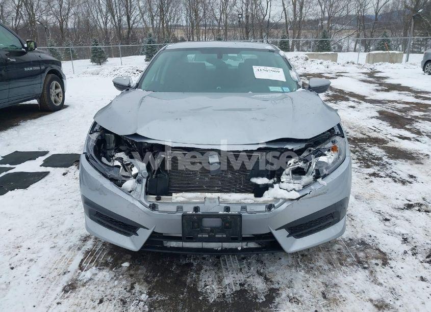 Photo 6 of 2018 Honda Civic LX (VIN 19XFC2E52JE026061)