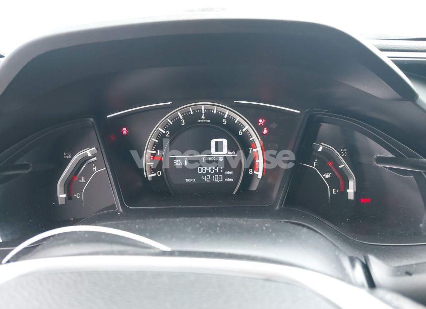 Photo 7 of 2018 Honda Civic LX (VIN 19XFC2E52JE026061)