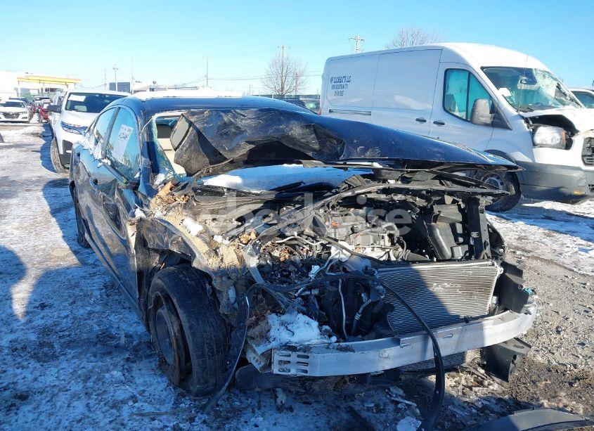 Photo 6 of 2018 Honda Civic LX (VIN 19XFC2E54JE001582)