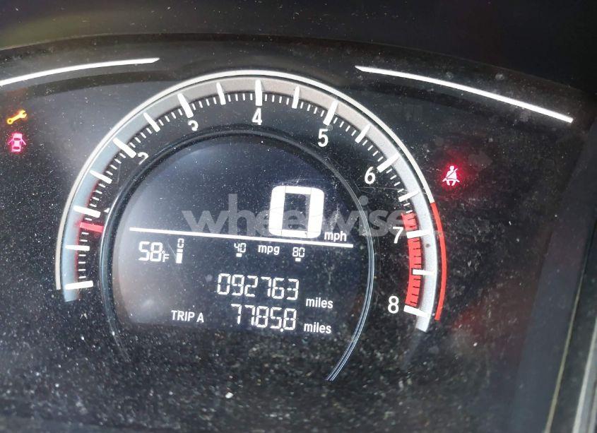 Photo 15 of 2018 Honda Civic LX (VIN 19XFC2E56JE015323)