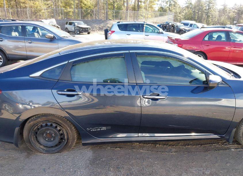 Photo 13 of 2017 Honda Civic LX (VIN 19XFC2E5XHE021328)