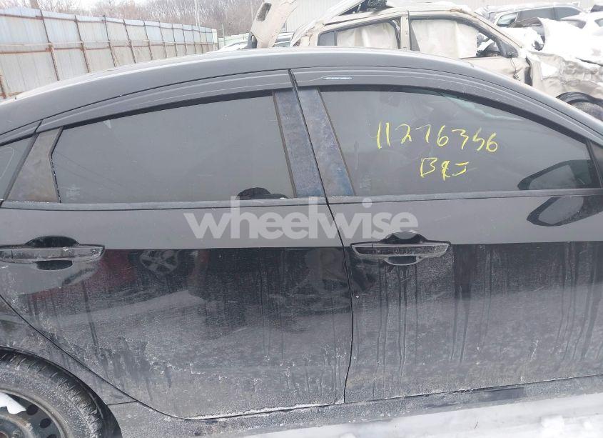 Photo 14 of 2018 Honda Civic LX (VIN 19XFC2E5XJE000565)