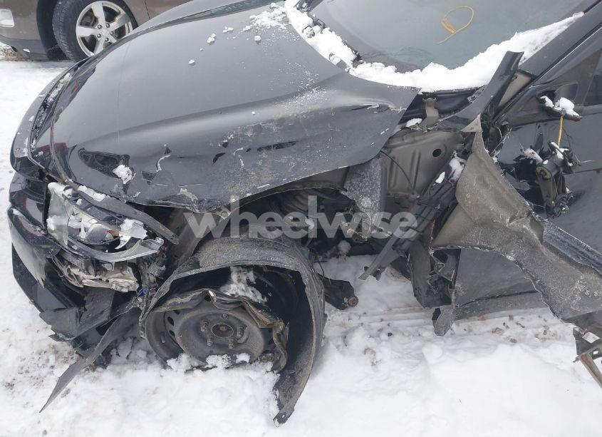 Photo 6 of 2018 Honda Civic LX (VIN 19XFC2E5XJE000565)