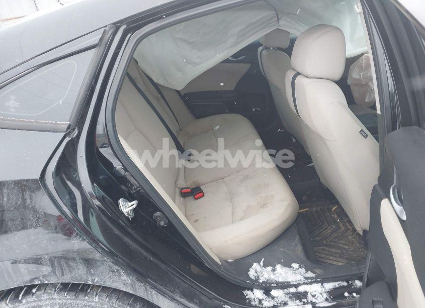 Photo 8 of 2018 Honda Civic LX (VIN 19XFC2E5XJE000565)