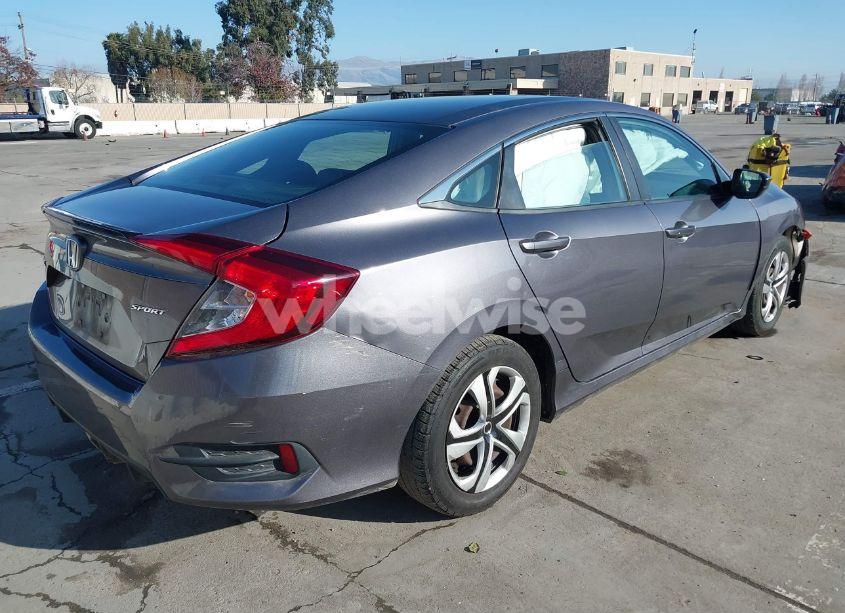 Photo 4 of 2020 Honda Civic SPORT (VIN 19XFC2E83LE020735)