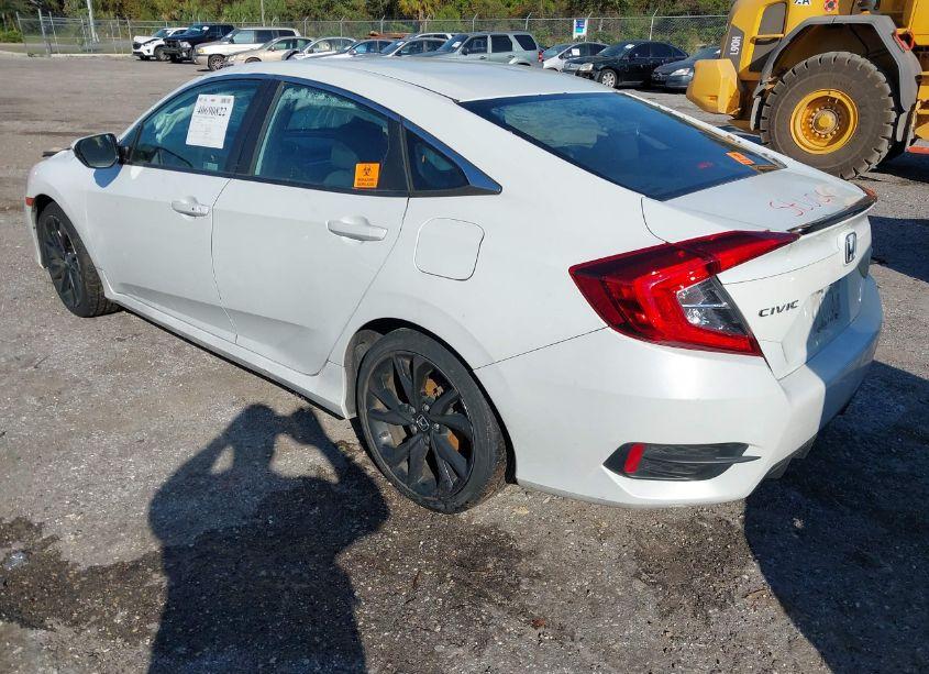Photo 3 of 2019 Honda Civic SPORT (VIN 19XFC2E86KE046017)