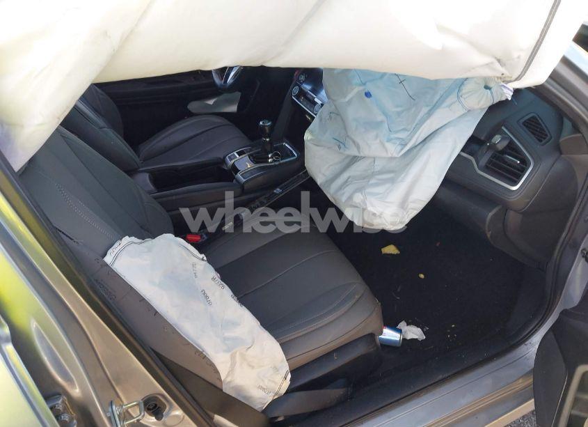 Photo 5 of 2019 Honda Civic SPORT (VIN 19XFC2E8XKE015384)