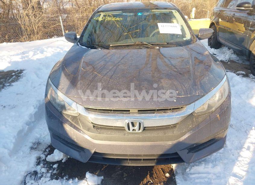 Photo 12 of 2018 Honda Civic LX (VIN 19XFC2F50JE013131)