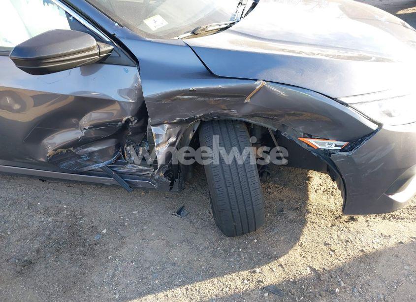 Photo 6 of 2017 Honda Civic LX (VIN 19XFC2F51HE205748)