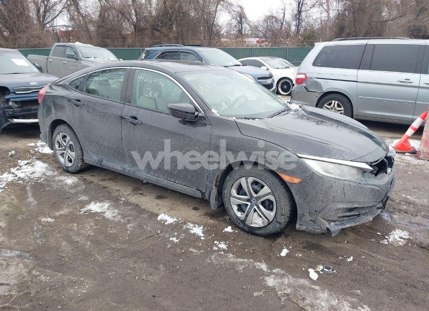 2018 Honda Civic LX (VIN 19XFC2F51JE013378) main photo