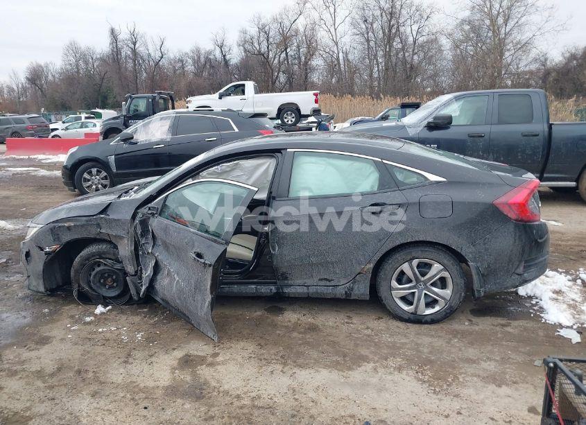 Photo 15 of 2018 Honda Civic LX (VIN 19XFC2F51JE013378)