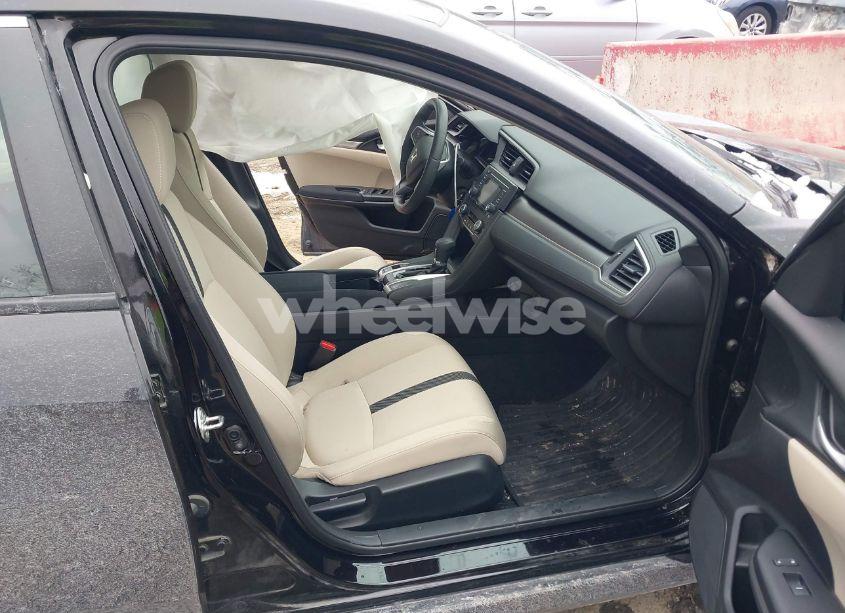 Photo 5 of 2018 Honda Civic LX (VIN 19XFC2F51JE013378)