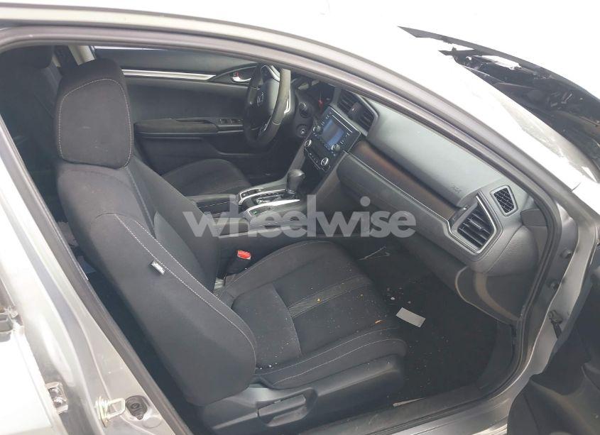 Photo 5 of 2018 Honda Civic LX (VIN 19XFC2F51JE030939)