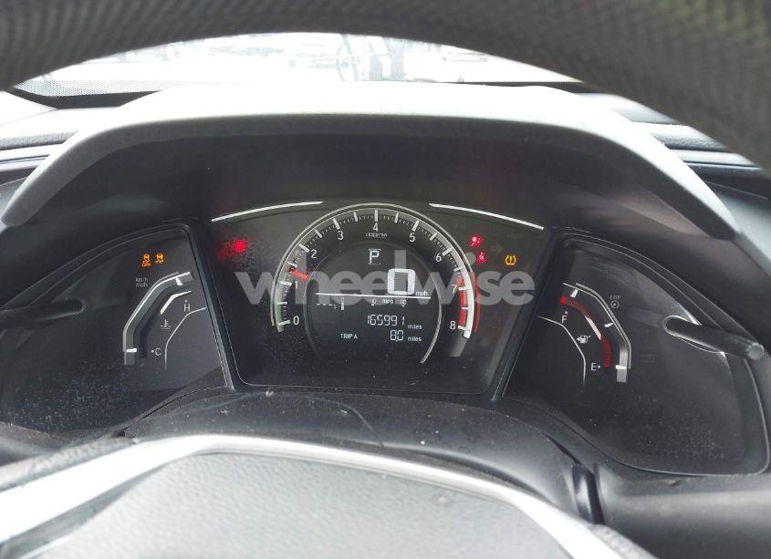 Photo 7 of 2018 Honda Civic LX (VIN 19XFC2F51JE040256)