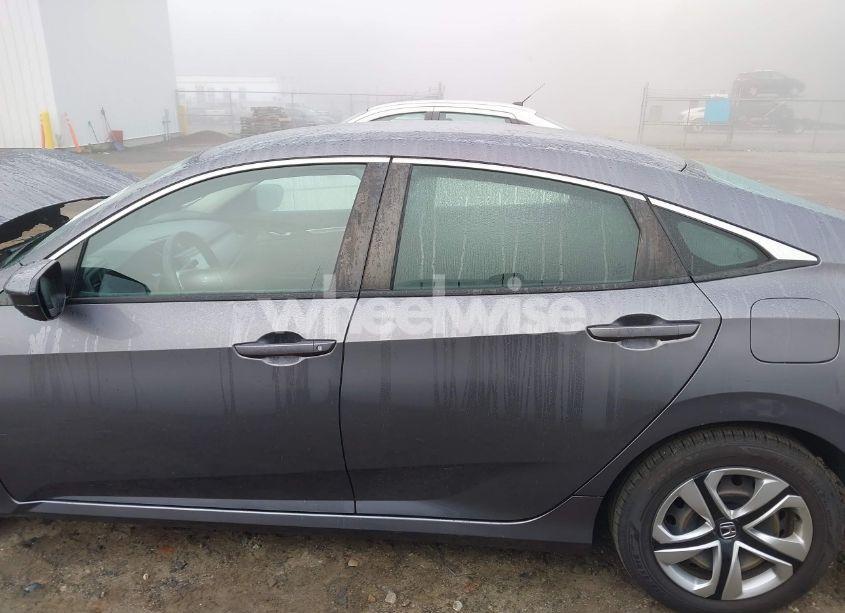Photo 14 of 2018 Honda Civic LX (VIN 19XFC2F51JE200782)