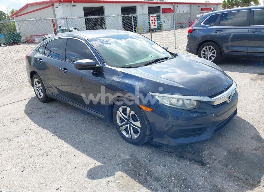 2018 Honda Civic LX (VIN 19XFC2F52JE014944) main photo