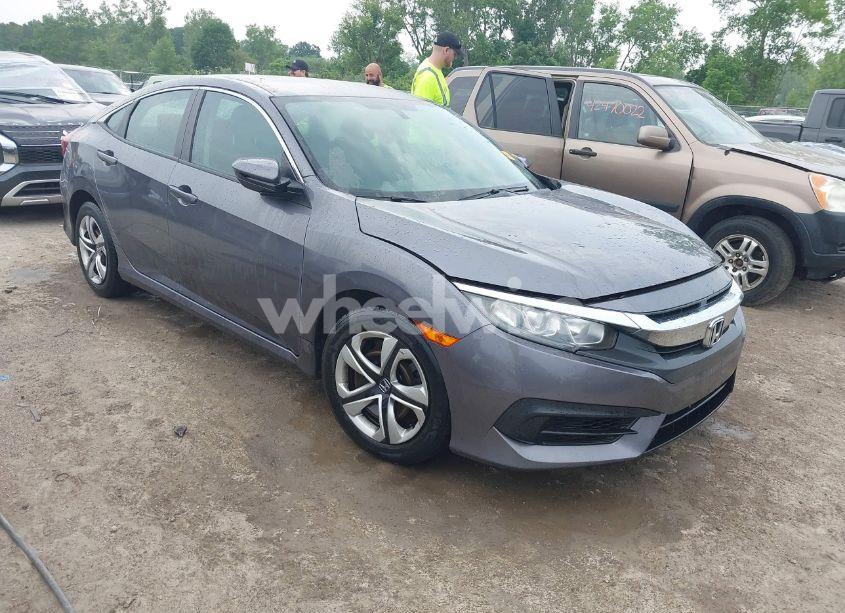 2018 Honda Civic LX (VIN 19XFC2F52JE020078) main photo