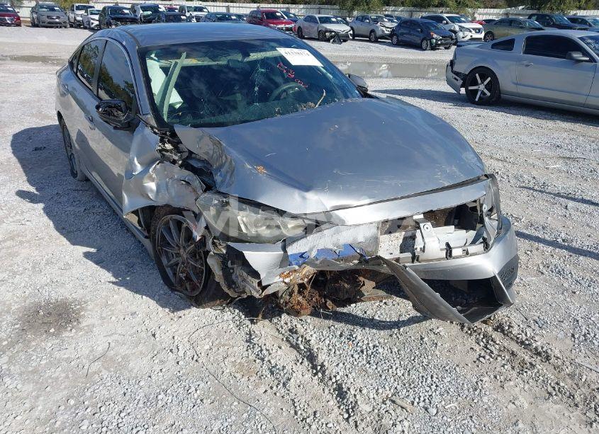 Photo 6 of 2018 Honda Civic LX (VIN 19XFC2F53JE002298)