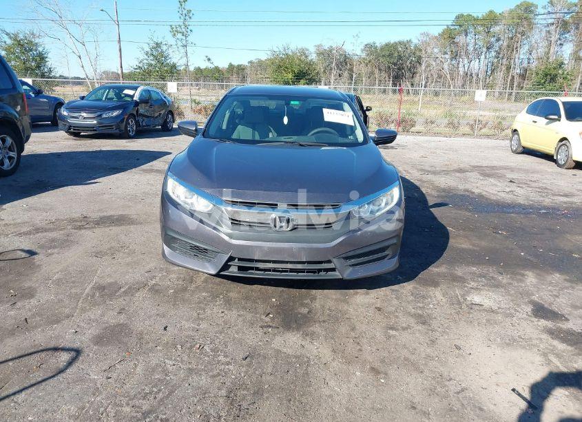 Photo 13 of 2018 Honda Civic LX (VIN 19XFC2F53JE027959)