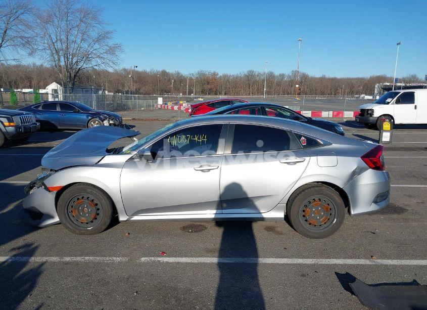 Photo 14 of 2018 Honda Civic LX (VIN 19XFC2F53JE201447)