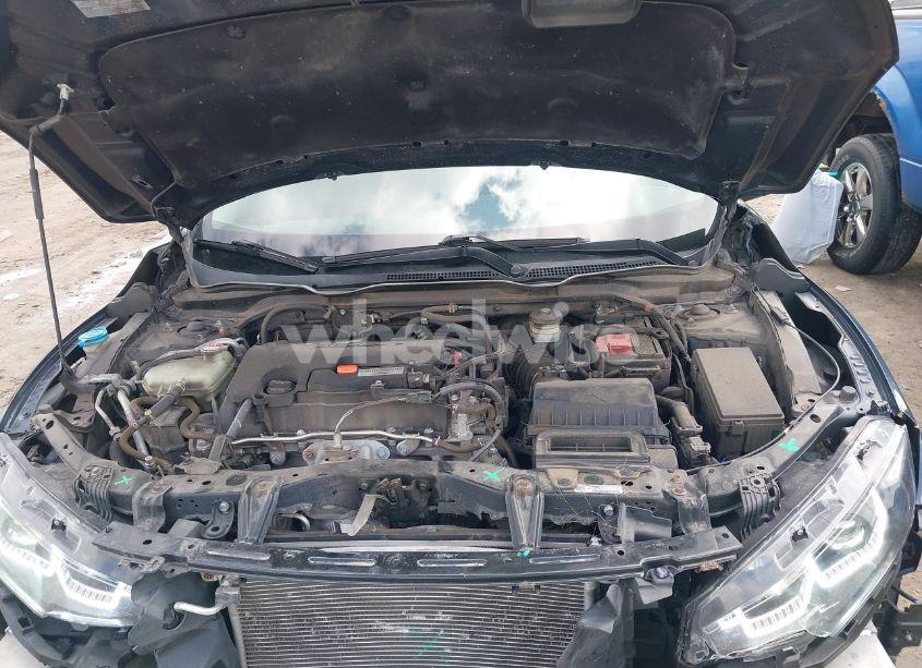 Photo 10 of 2018 Honda Civic LX (VIN 19XFC2F54JE012886)