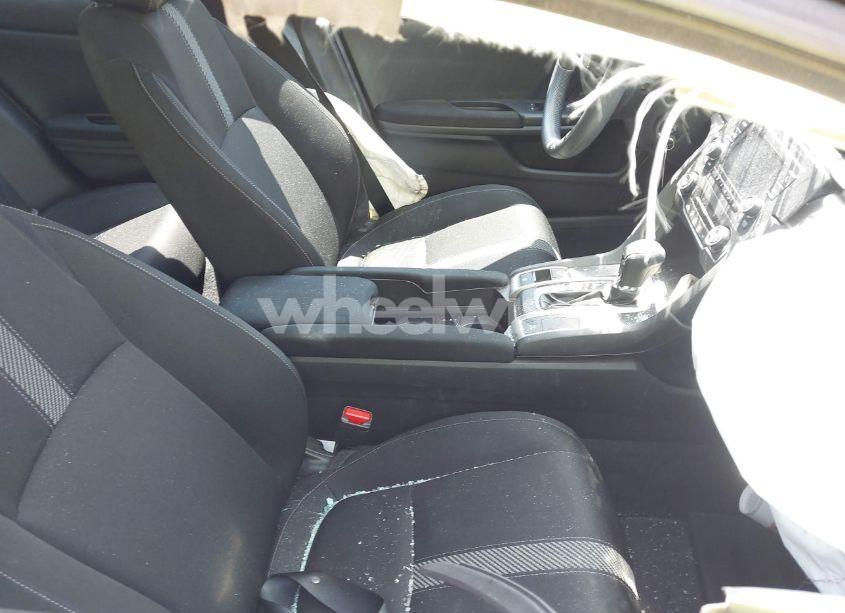 Photo 5 of 2018 Honda Civic LX (VIN 19XFC2F54JE016081)