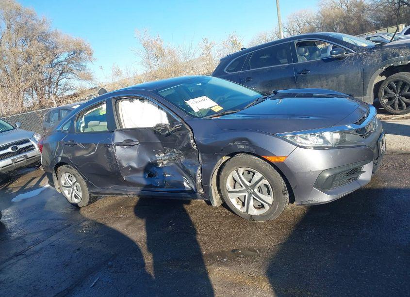 Photo 13 of 2018 Honda Civic LX (VIN 19XFC2F54JE041921)