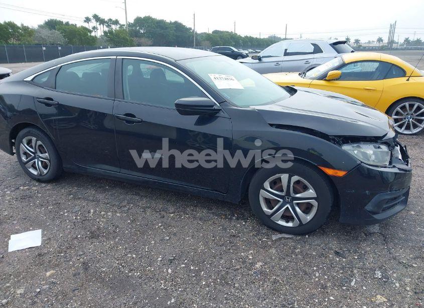 2017 Honda Civic LX (VIN 19XFC2F55HE039783) main photo