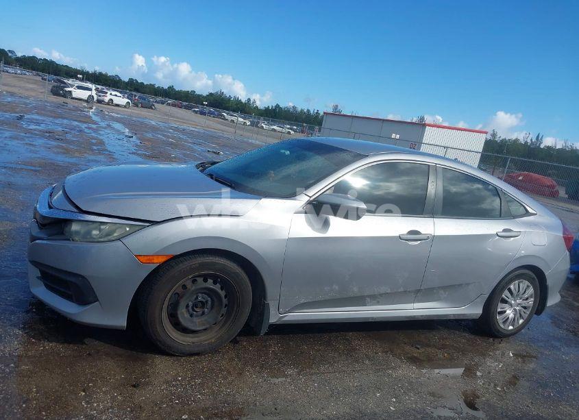 Photo 14 of 2018 Honda Civic LX (VIN 19XFC2F55JE003713)