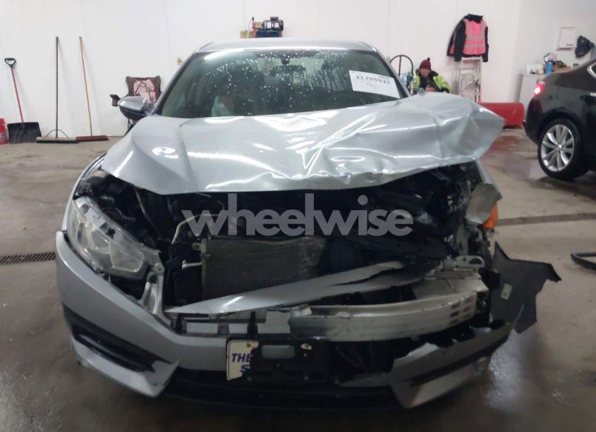 Photo 13 of 2018 Honda Civic LX (VIN 19XFC2F55JE003789)