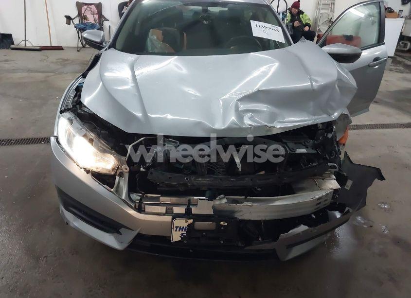 Photo 18 of 2018 Honda Civic LX (VIN 19XFC2F55JE003789)