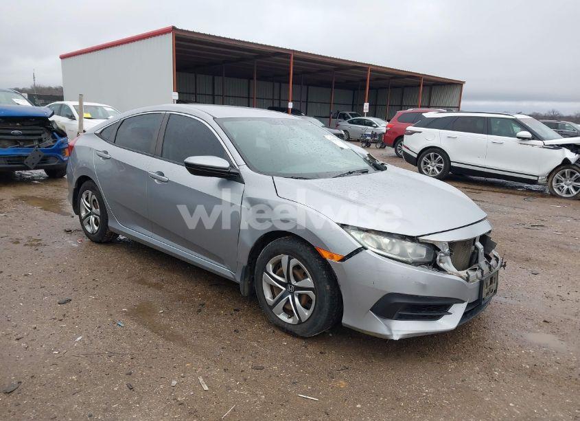 2018 Honda Civic LX (VIN 19XFC2F55JE008247) main photo