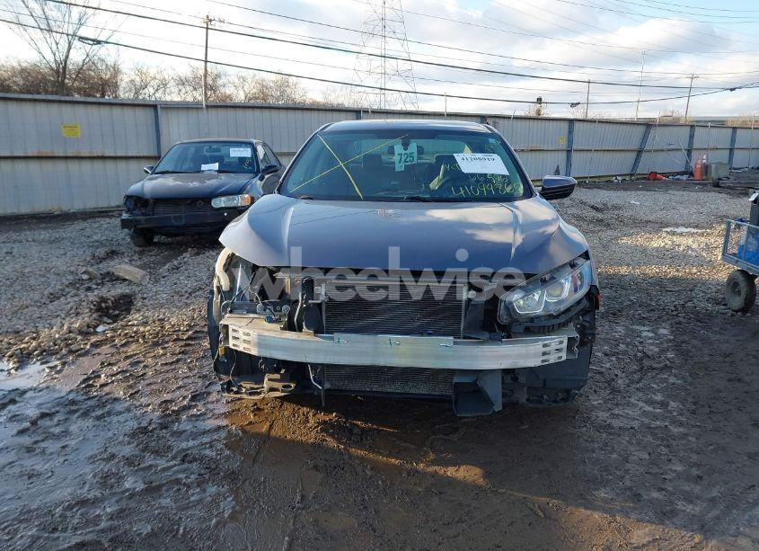 Photo 13 of 2018 Honda Civic LX (VIN 19XFC2F55JE025114)