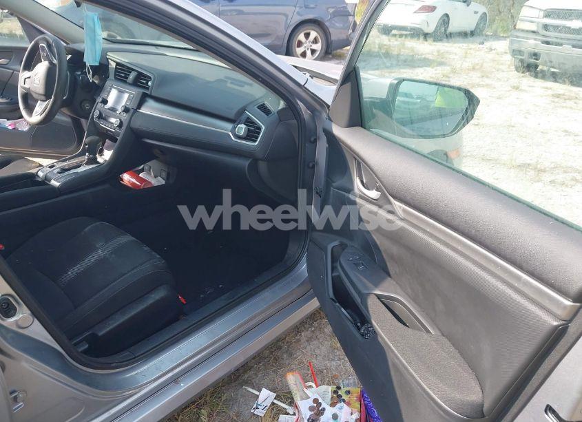 Photo 5 of 2018 Honda Civic LX (VIN 19XFC2F56JE000416)