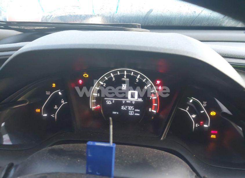 Photo 7 of 2018 Honda Civic LX (VIN 19XFC2F56JE008922)