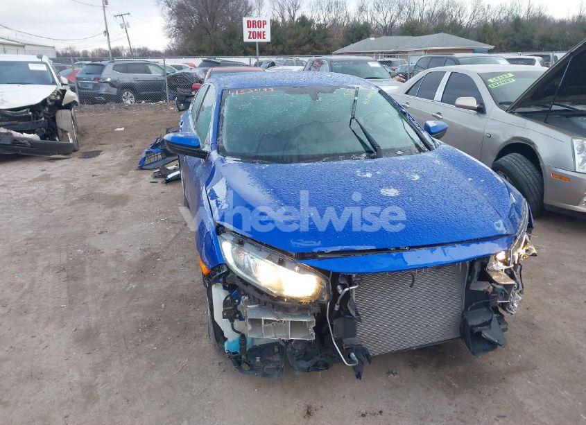 2018 Honda Civic LX (VIN 19XFC2F57JE020335) main photo