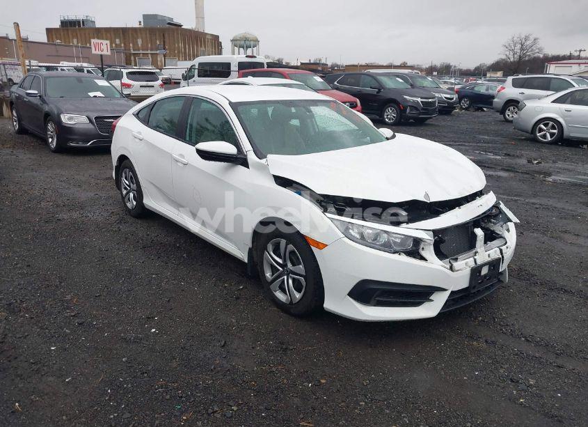 2018 Honda Civic LX (VIN 19XFC2F57JE203766) main photo