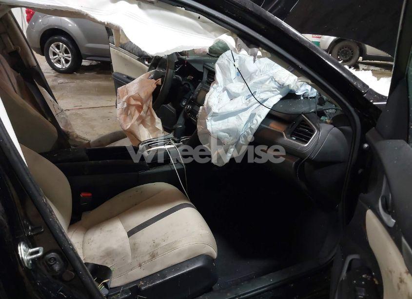 Photo 5 of 2016 Honda Civic LX (VIN 19XFC2F58GE204417)